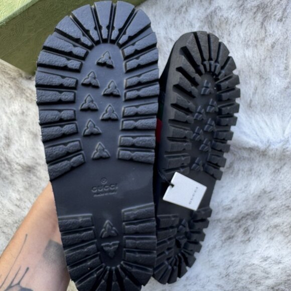 Gucci Black and Green Sandals with Iconic Design - Picture 6 of 6